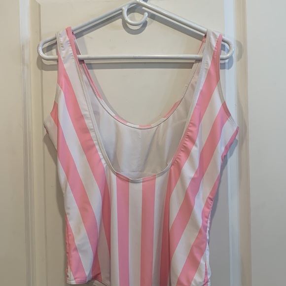 Pineapple Bathing suit - NWOT - Picture 8 of 8